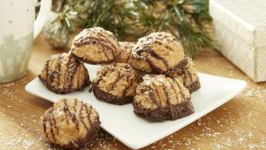 Карамелени  кокосови  сладки